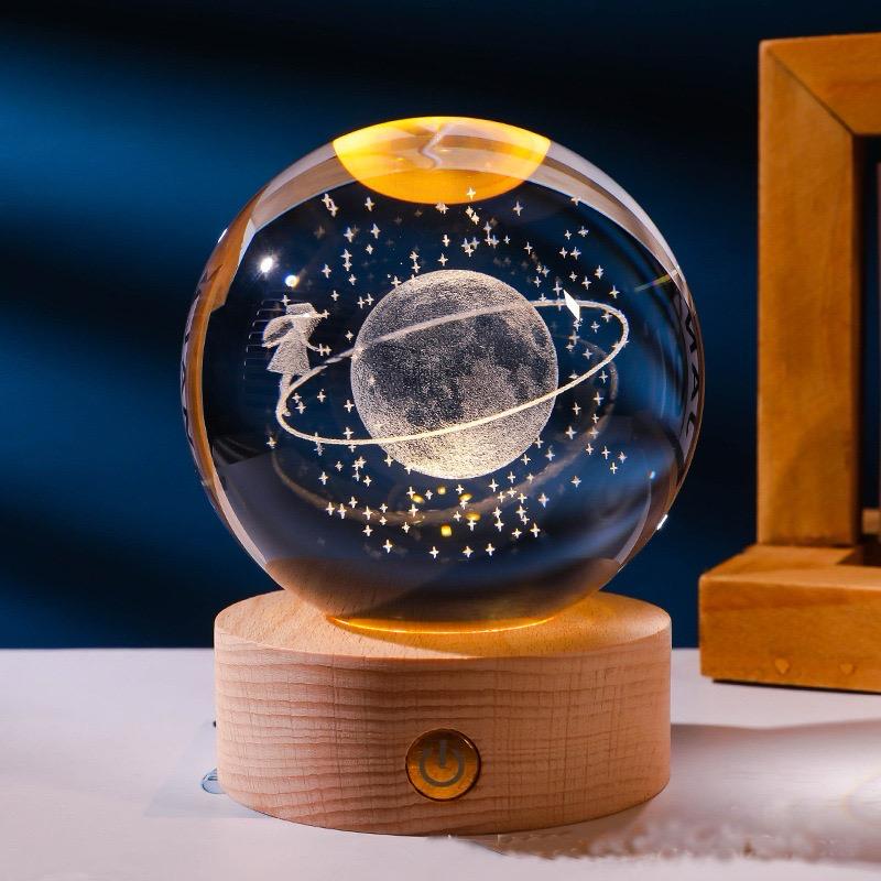 Lámpara Esfera de Cristal con Base de Madera – VientoSur - Imagen 4
